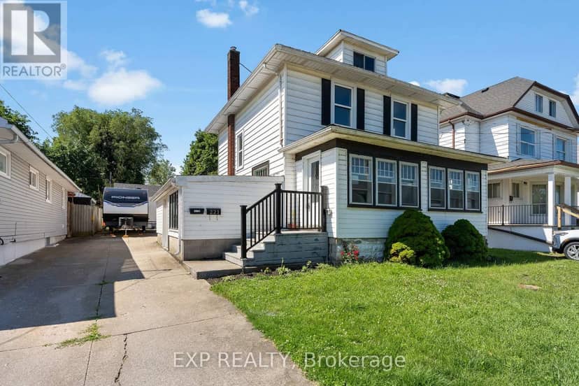 221 Bowen Road — photo 3 of 40
