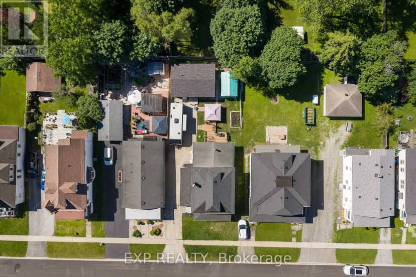 221 Bowen Road — photo 5 of 40