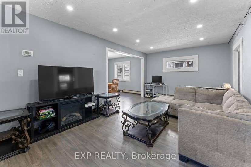 221 Bowen Road — photo 7 of 40