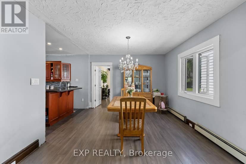221 Bowen Road — photo 9 of 40