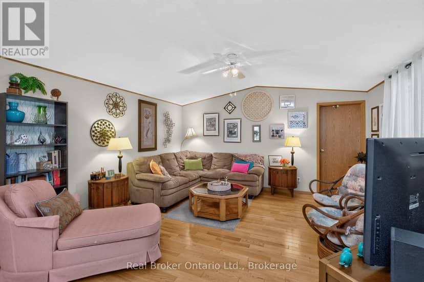 5 - 5411 Elliott Side Road — photo 15 of 29
