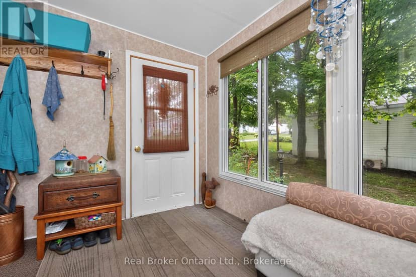 5 - 5411 Elliott Side Road — photo 5 of 29