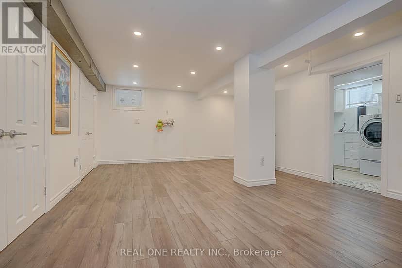 37 Lauralynn Crescent — photo 17 of 23