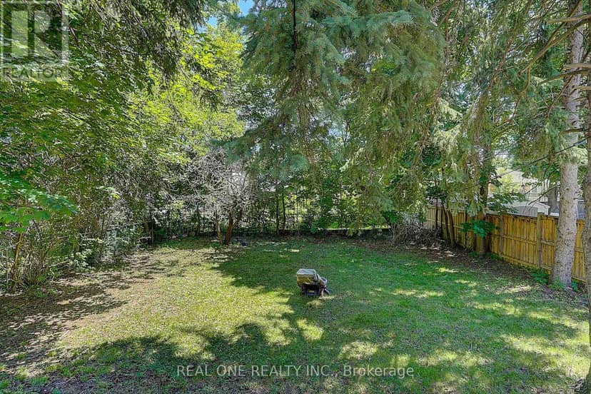 37 Lauralynn Crescent, Toronto, photo 3