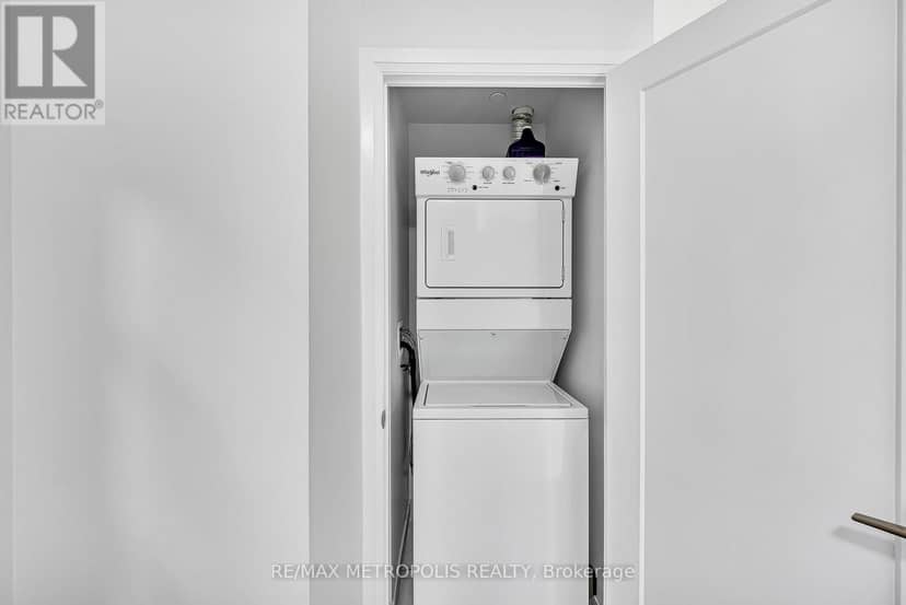 1310 - 3220 Sheppard Avenue E — photo 6 of 24