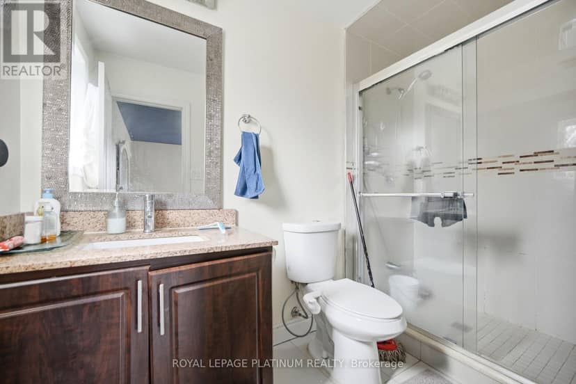 19 Golding Avenue — photo 15 of 34