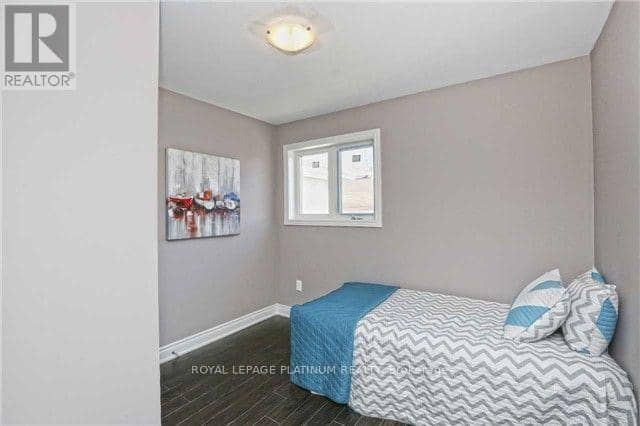 19 Golding Avenue — photo 18 of 34