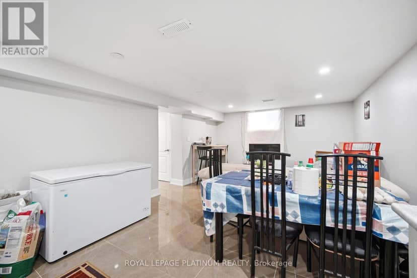 19 Golding Avenue — photo 26 of 34