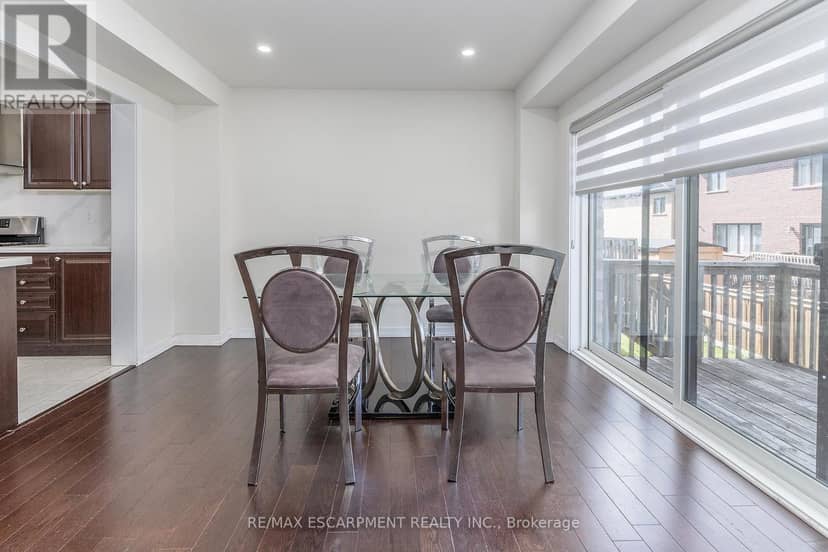 32 Hedges Crescent — photo 9 of 20