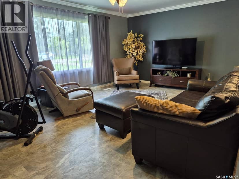 300 Dion AVENUE — photo 10 of 30