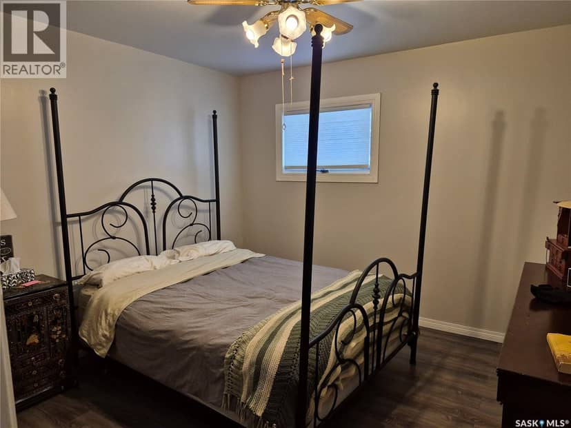 300 Dion AVENUE — photo 12 of 30