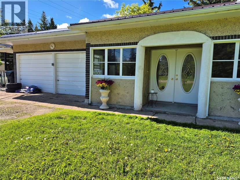 300 Dion AVENUE — photo 2 of 30