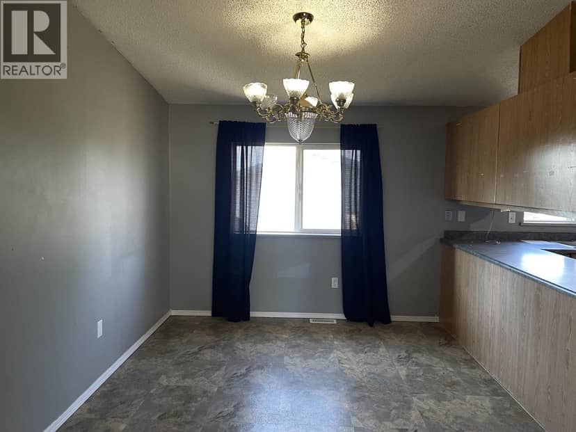 5217 45 STREET, Fort Nelson, photo 7