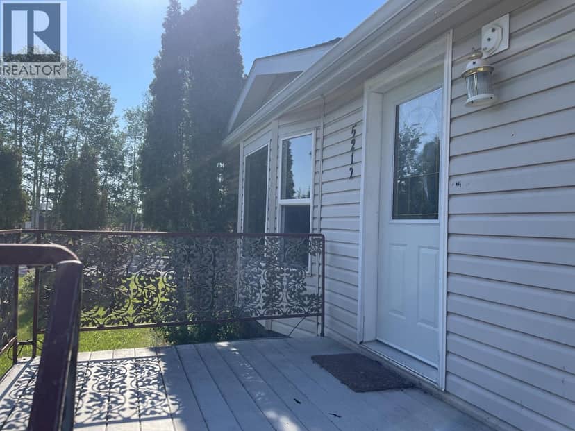 5217 45 STREET, Fort Nelson, photo 2