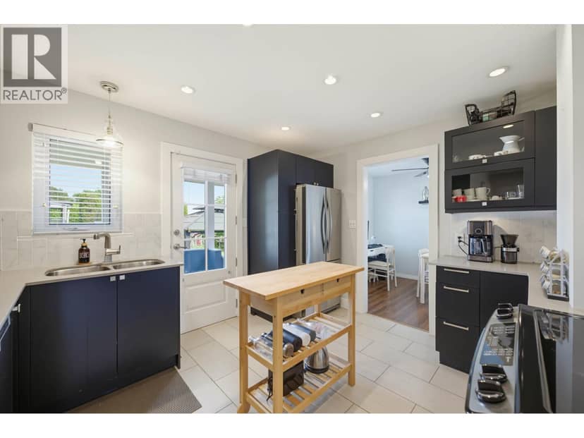 273 Burns Street, Coquitlam, photo 7
