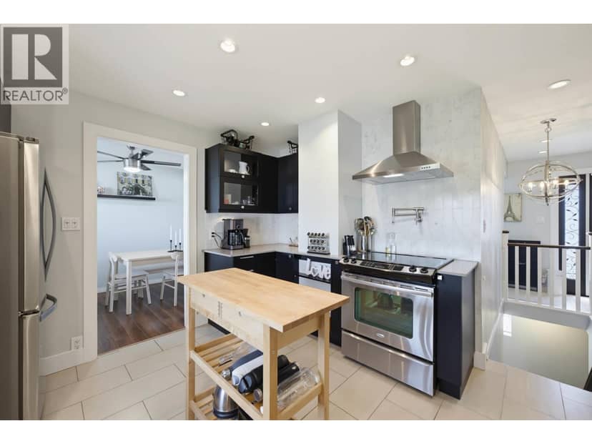 273 Burns Street, Coquitlam, photo 8