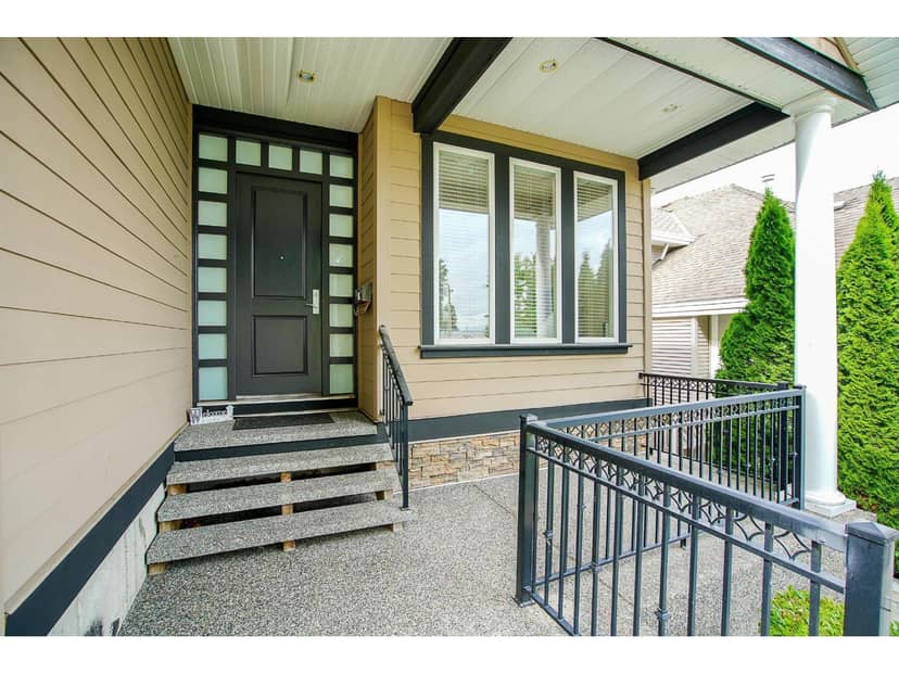 15075 70A AVENUE, Surrey, photo 2