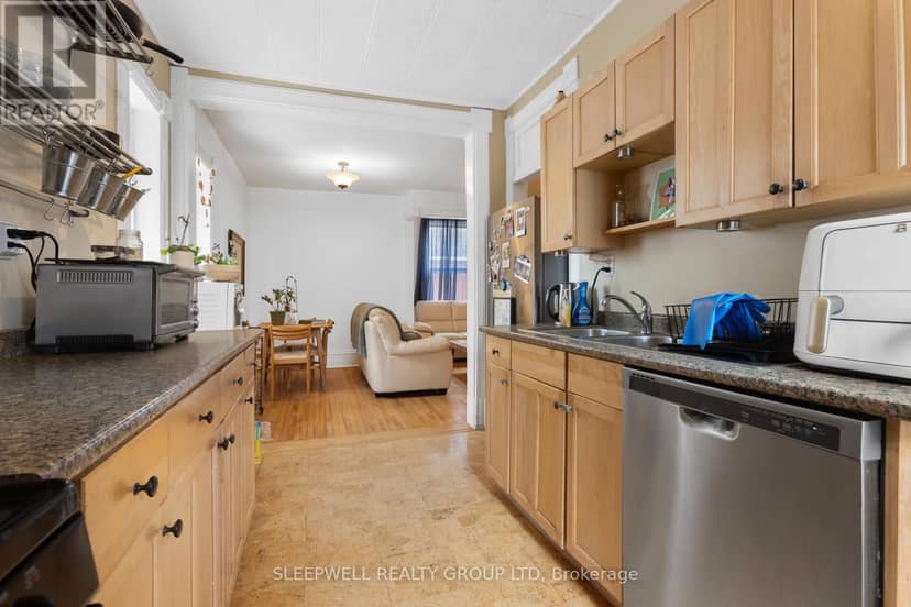 86 Fourth Avenue — photo 4 of 25
