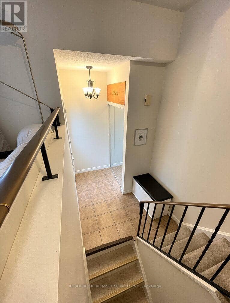 12C Sonnet Crescent — photo 2 of 22