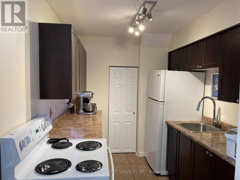 12C Sonnet Crescent — photo 6 of 22