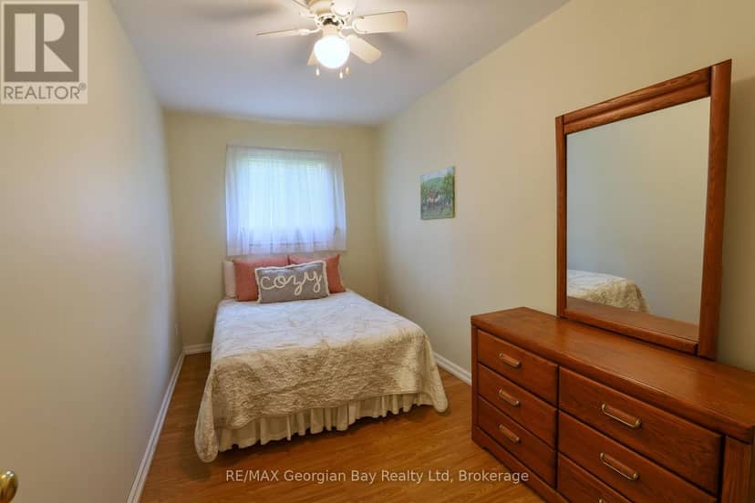 1 Lindale Avenue — photo 16 of 40