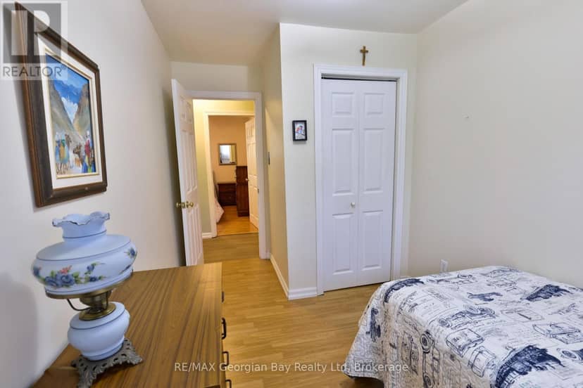 1 Lindale Avenue — photo 19 of 40