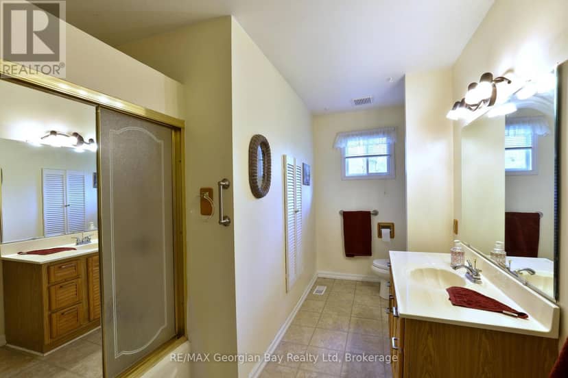 1 Lindale Avenue — photo 20 of 40