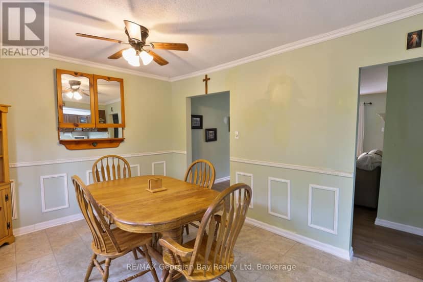 1 Lindale Avenue — photo 9 of 40