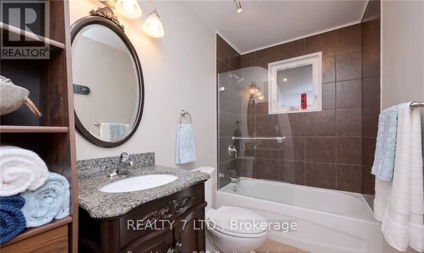 270 James Street E — photo 13 of 34