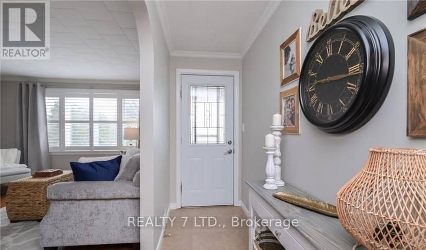 270 James Street E — photo 2 of 34