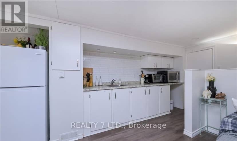 270 James Street E — photo 25 of 34