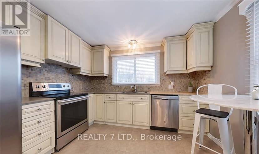 270 James Street E — photo 4 of 34