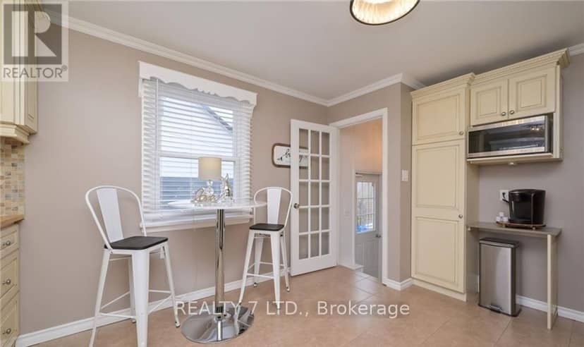 270 James Street E — photo 5 of 34