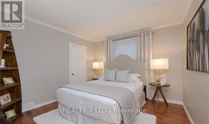 270 James Street E — photo 8 of 34