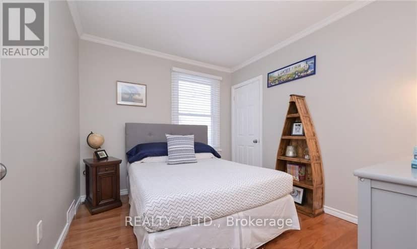 270 James Street E — photo 9 of 34