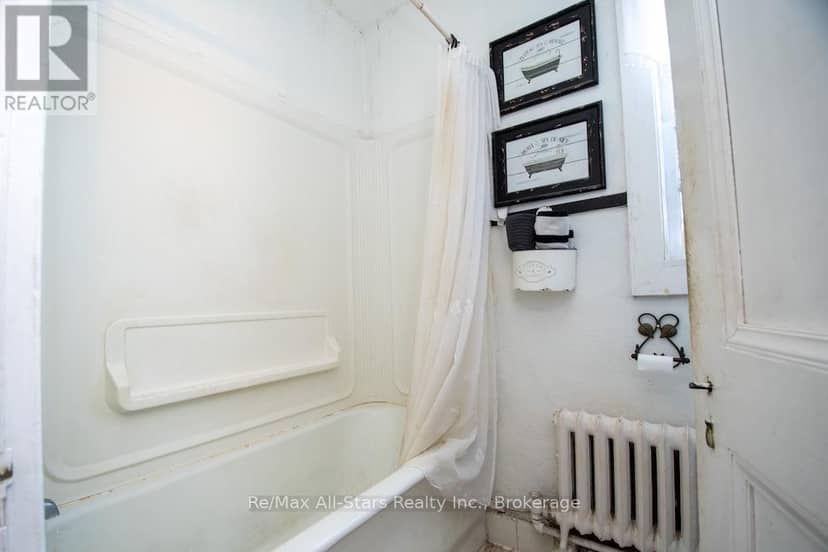 173 Lindsay Street S — photo 37 of 40