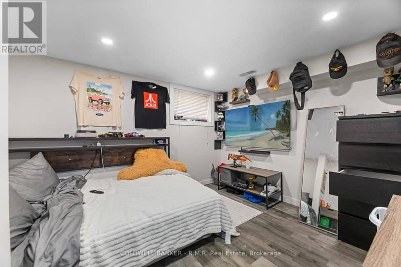 371 John Street — photo 14 of 33