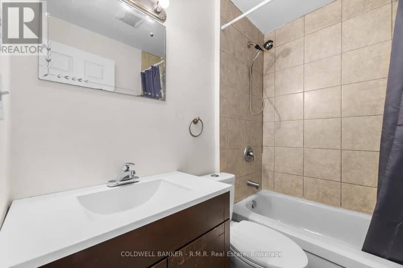 371 John Street — photo 17 of 33