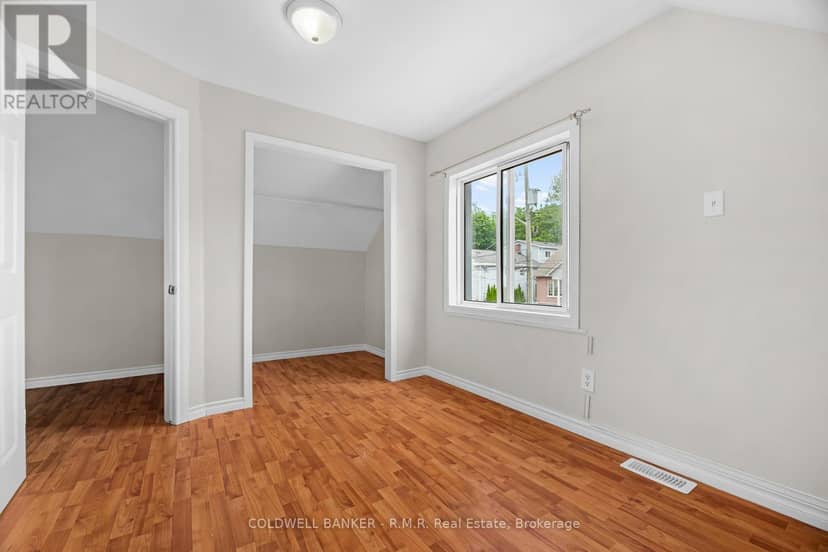 371 John Street — photo 7 of 33