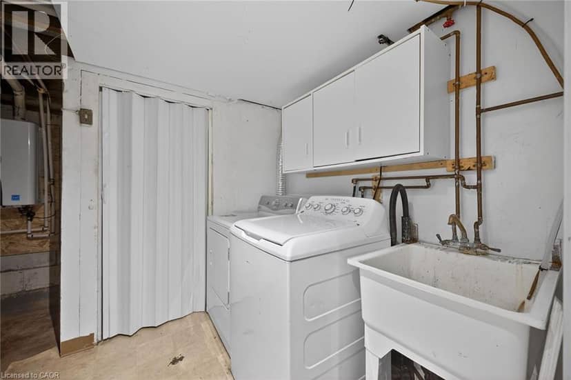 144 HUNTER Street W — photo 34 of 40