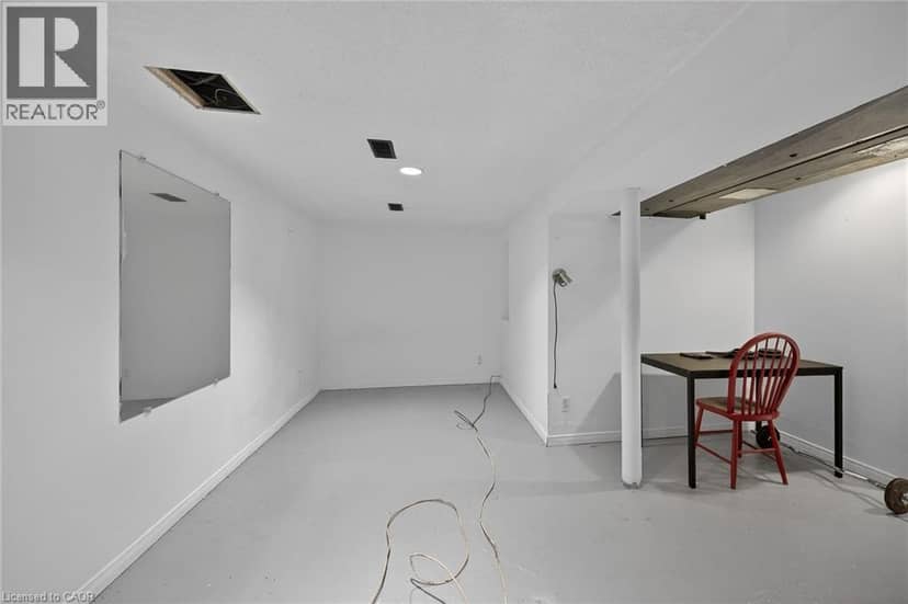 144 HUNTER Street W — photo 30 of 40
