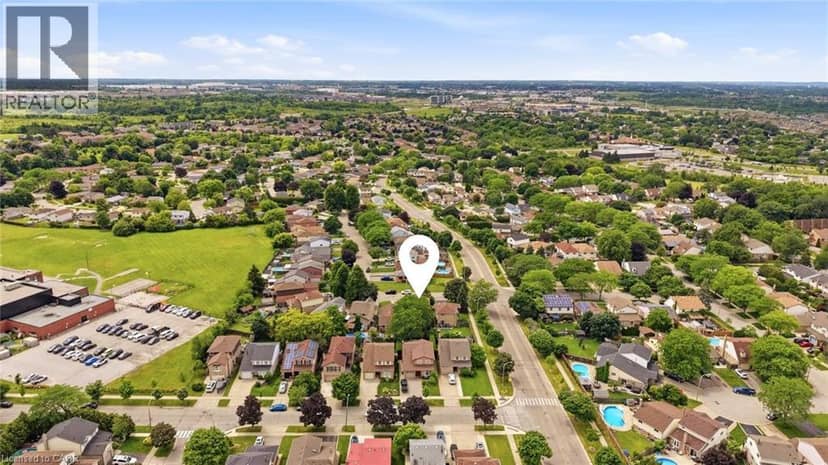 3 TWINOAKS Crescent — photo 19 of 23