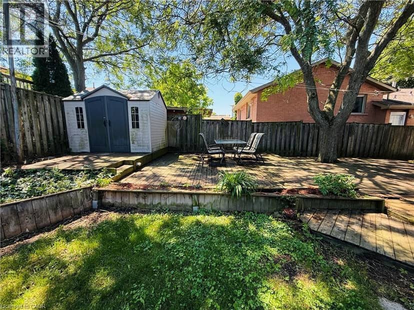 3 TWINOAKS Crescent — photo 14 of 23