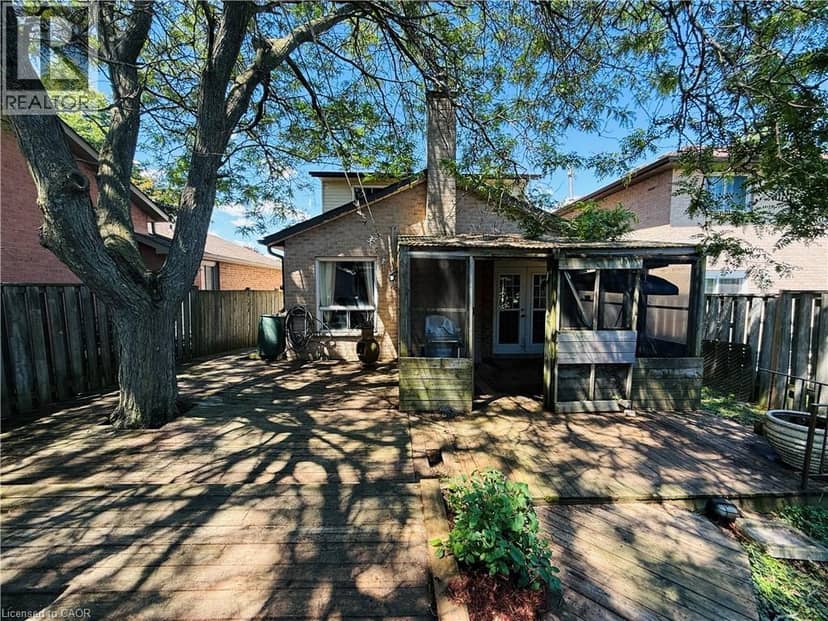 3 TWINOAKS Crescent — photo 16 of 23