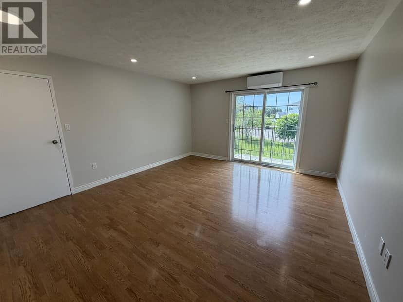 Unit 7 10 Glen Stewart Drive — photo 5 of 10