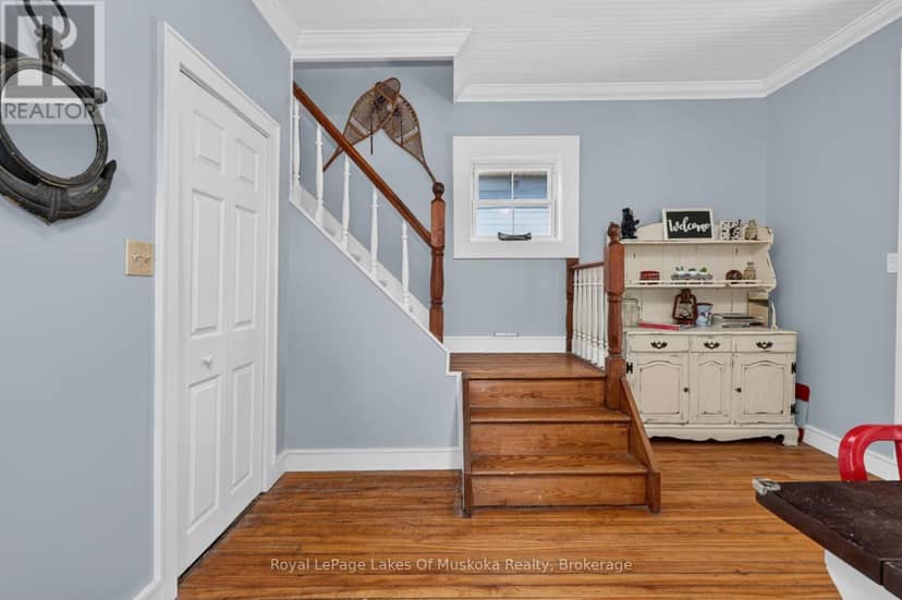 21 Lakeview Avenue W — photo 13 of 40