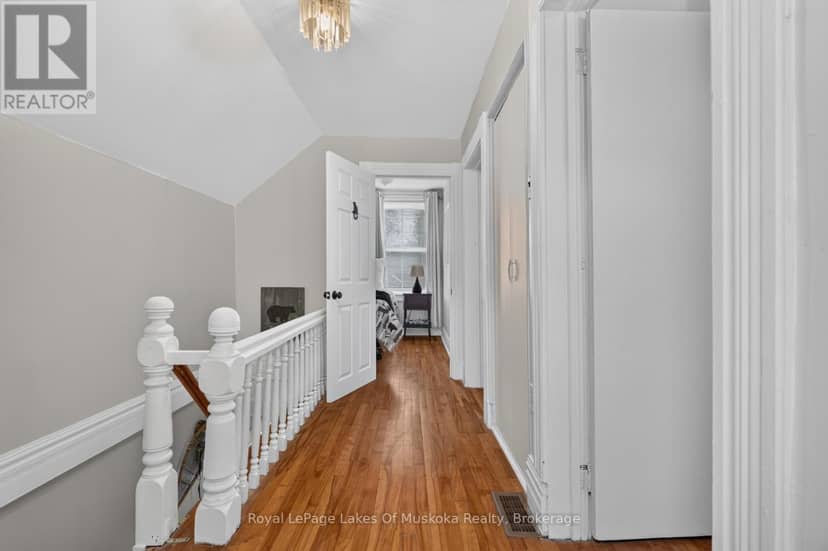 21 Lakeview Avenue W — photo 19 of 40