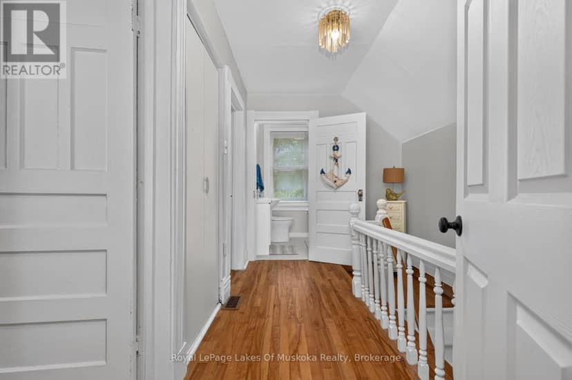 21 Lakeview Avenue W — photo 20 of 40
