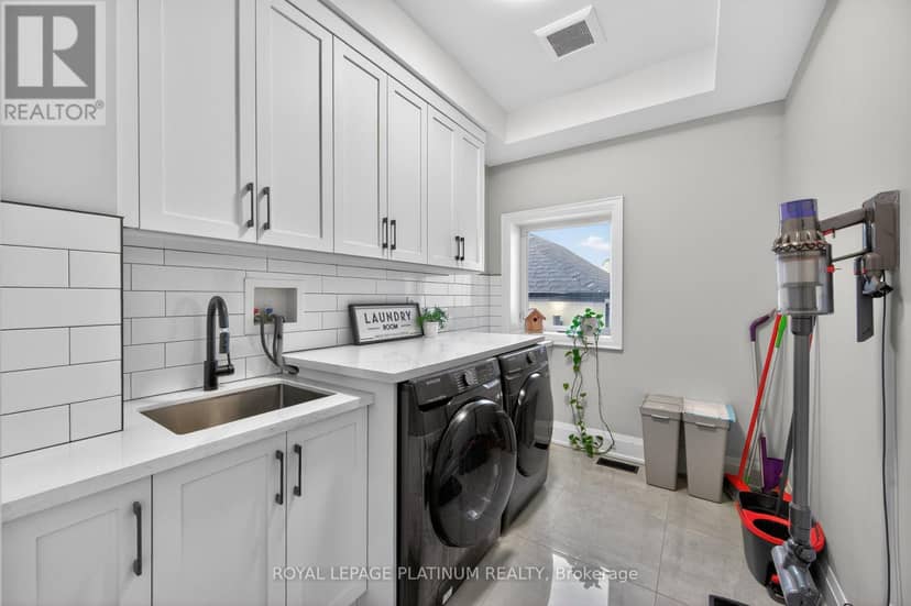13 Arch Road — photo 17 of 40