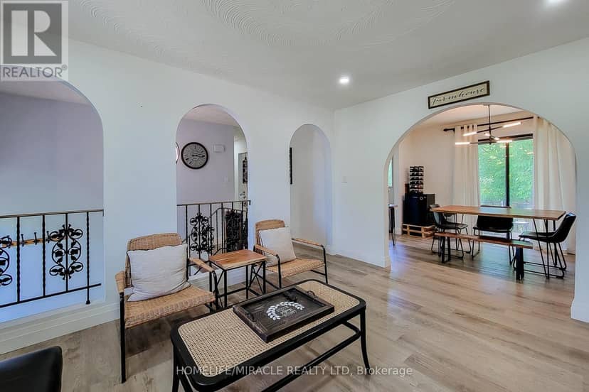 12 Maitland Avenue E — photo 15 of 40